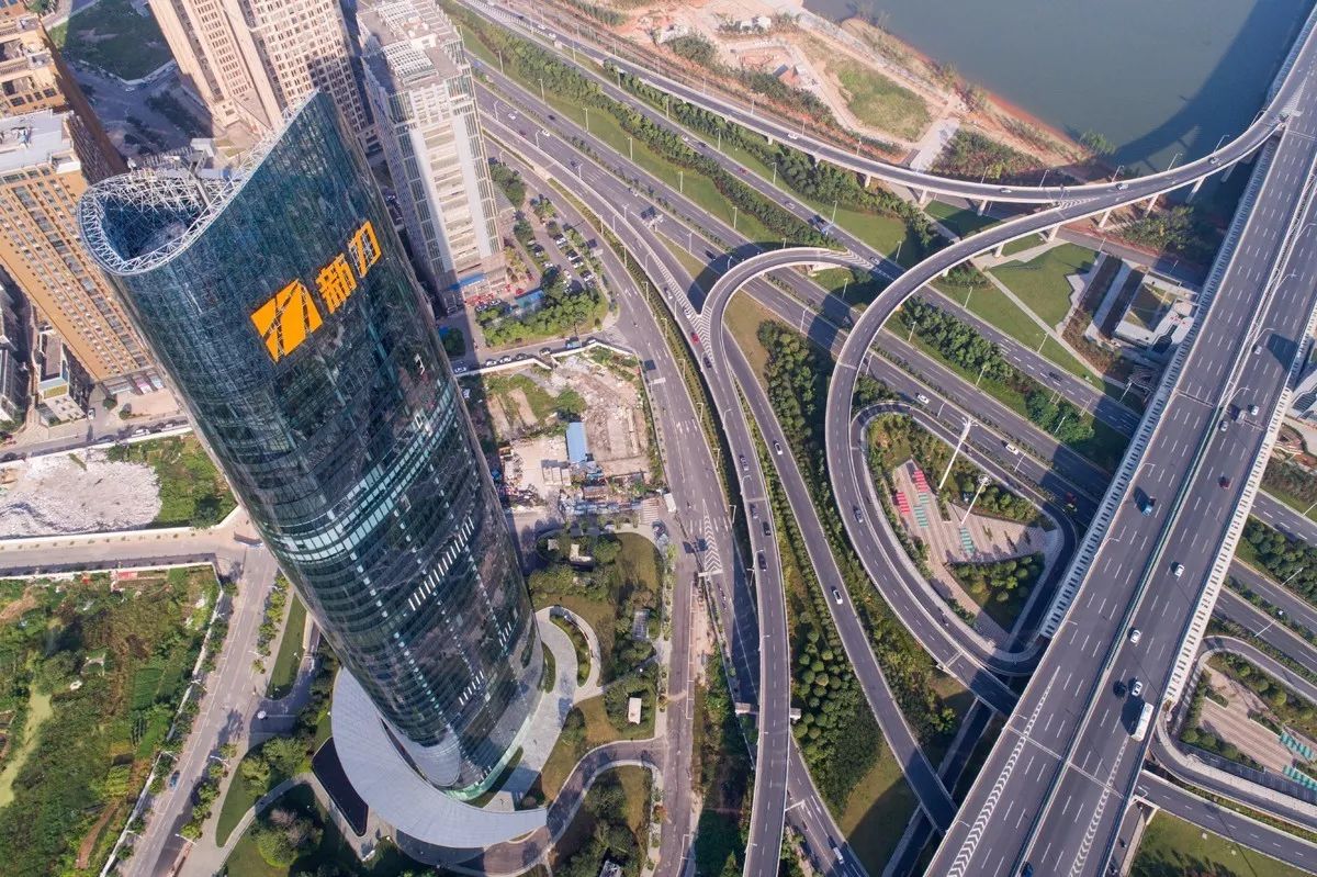 疏离与融合的平衡，构筑与城市相生相成